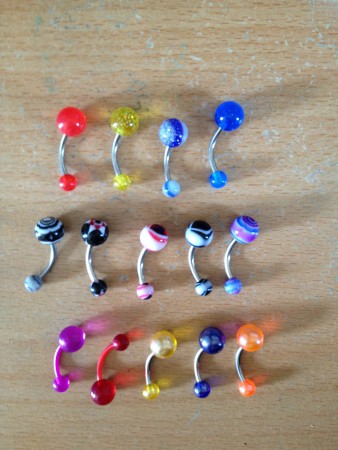 n°1 : piercing nombril 1.50€ l'unité